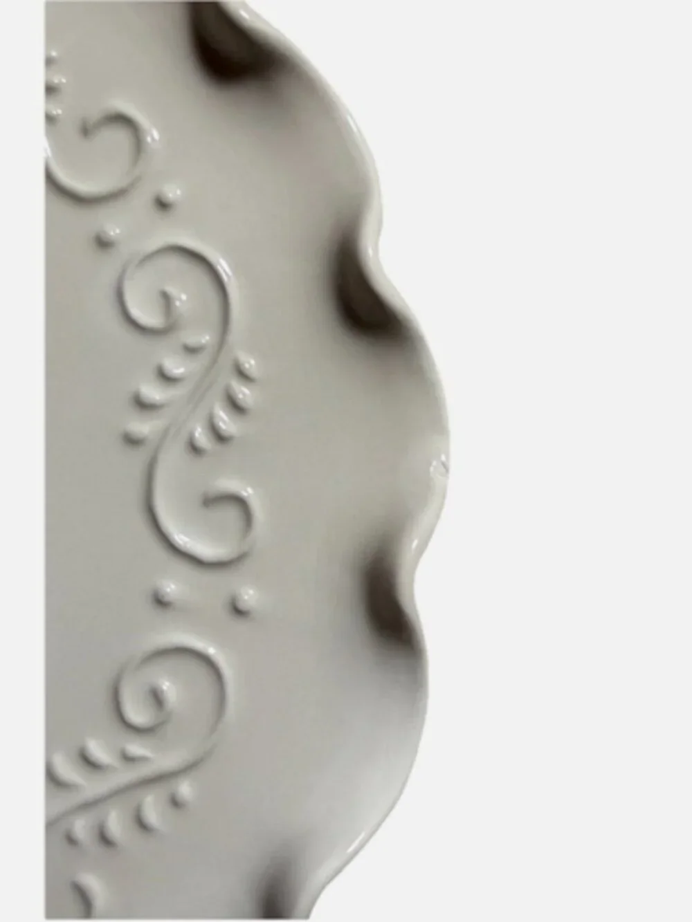 Majoliche Jessica Italian Cake Stand White Scalloped Pedestal 11.5